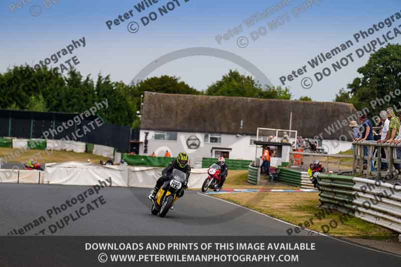 Vintage motorcycle club;eventdigitalimages;mallory park;mallory park trackday photographs;no limits trackdays;peter wileman photography;trackday digital images;trackday photos;vmcc festival 1000 bikes photographs